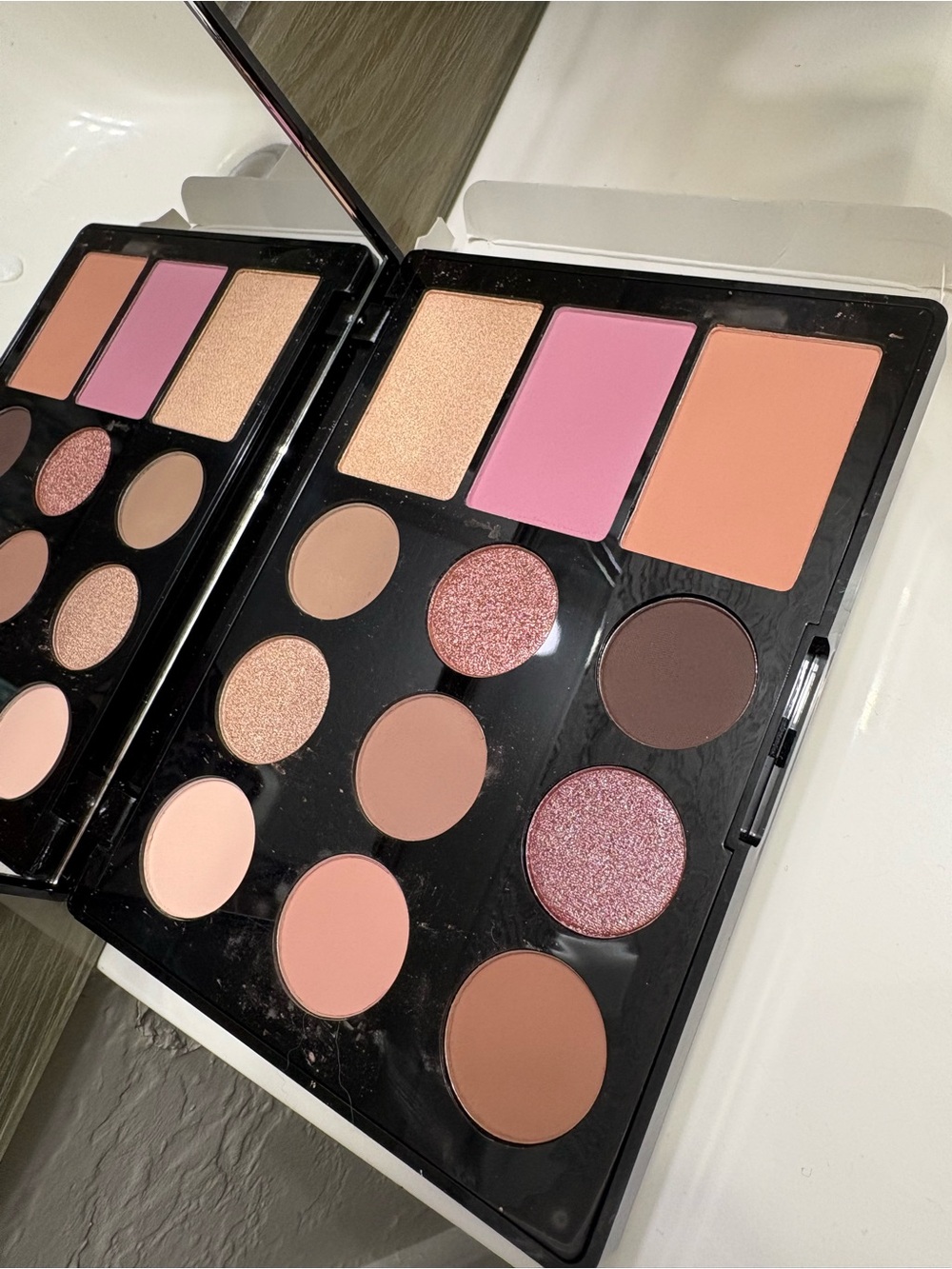 Laura Geller The Wearables Super Neutral 9 shades - Picture 5 of 7
